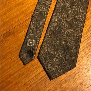 Villa bolgheri tie